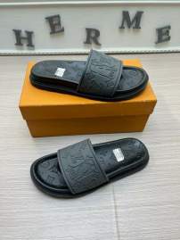 Picture of Louis Vuitton Slippers _SKULVsz38-44mnf05211306